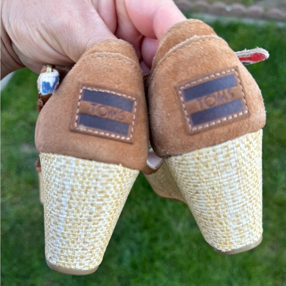 Toms Women's Brown Suede Ankle Strap Sandals - Picture 3 of 10
